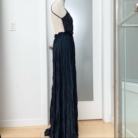Lulu’s navy blue crinkle fabric w/ lace bodice backless maxi dress boho chic - Picture 5 of 10